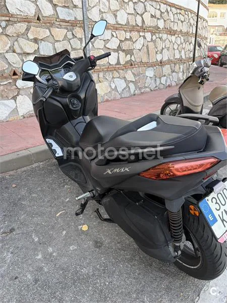 Yamaha XMAX 300 - Vista 3