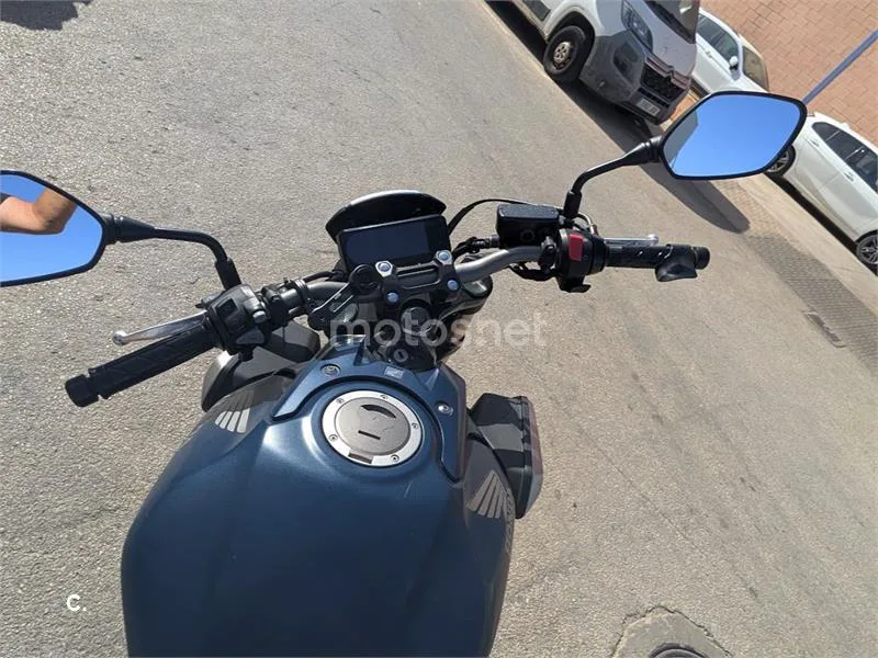 Honda CB650R - Vista 10