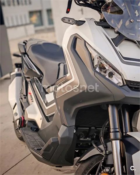 Honda X-ADV - Vista 4