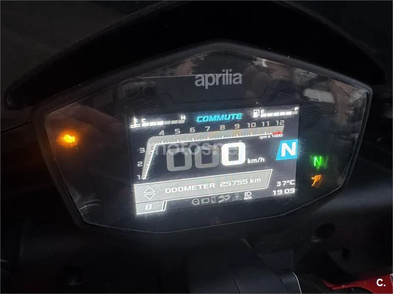 Aprilia Tuono 660 - Vista 5