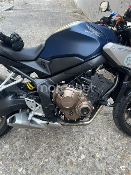 Honda CB650R - Vista 4