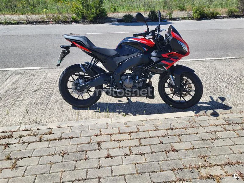 Aprilia Tuono 125 - Vista 5