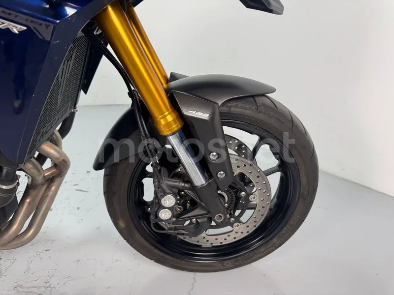 Yamaha MT-09 Tracer - Vista 16