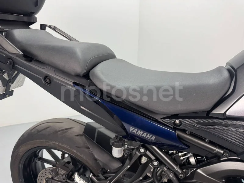 Yamaha MT-09 Tracer - Vista 18
