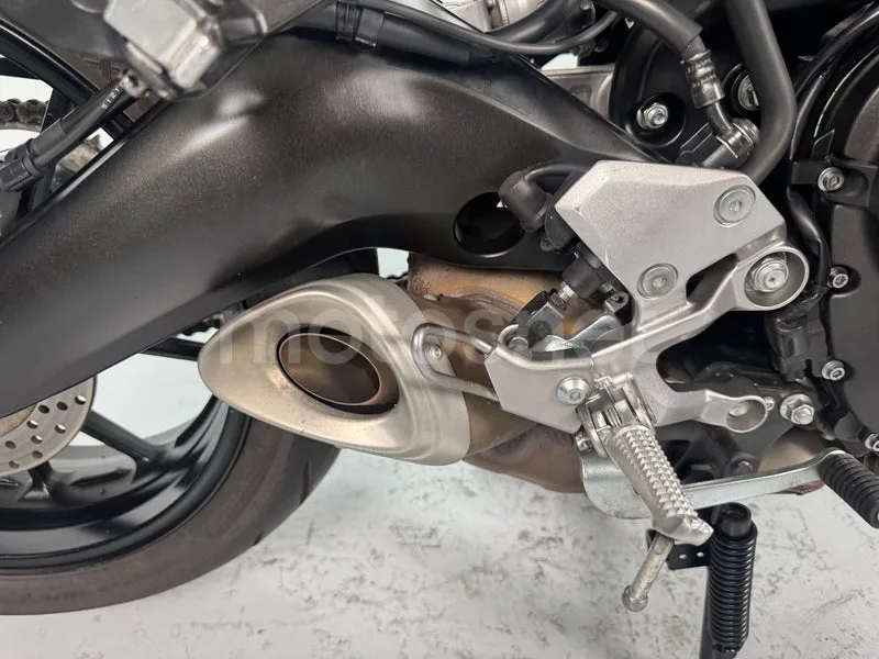 Yamaha MT-09 Tracer - Vista 20