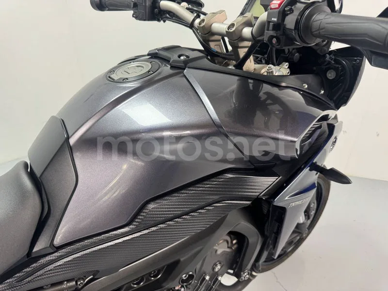 Yamaha MT-09 Tracer - Vista 21