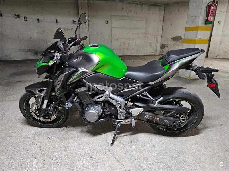 Kawasaki Z900 - Vista 3