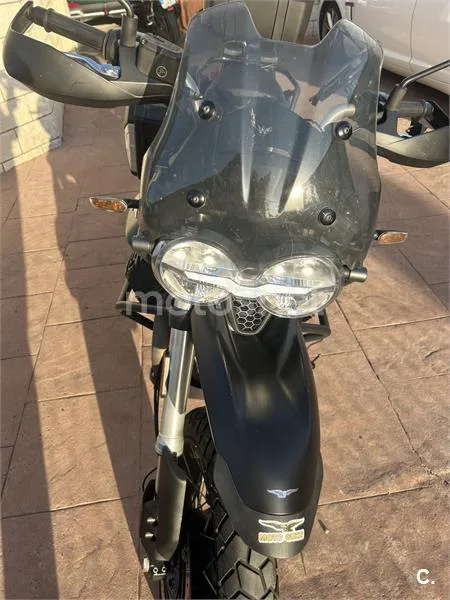 Moto Guzzi V85 TT - Vista 4