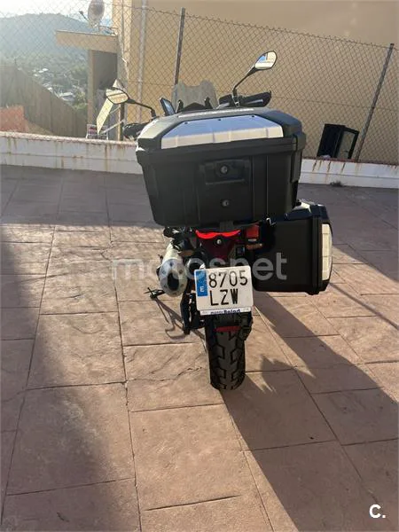 Moto Guzzi V85 TT - Vista 8