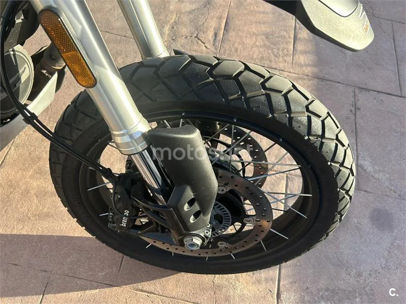 Moto Guzzi V85 TT - Vista 9