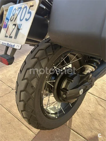 Moto Guzzi V85 TT - Vista 10