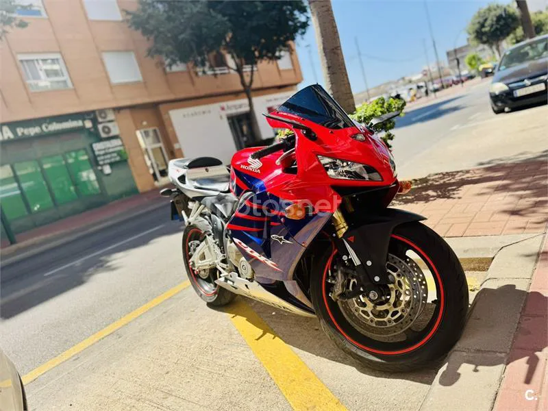 Honda CBR600RR - Vista 5