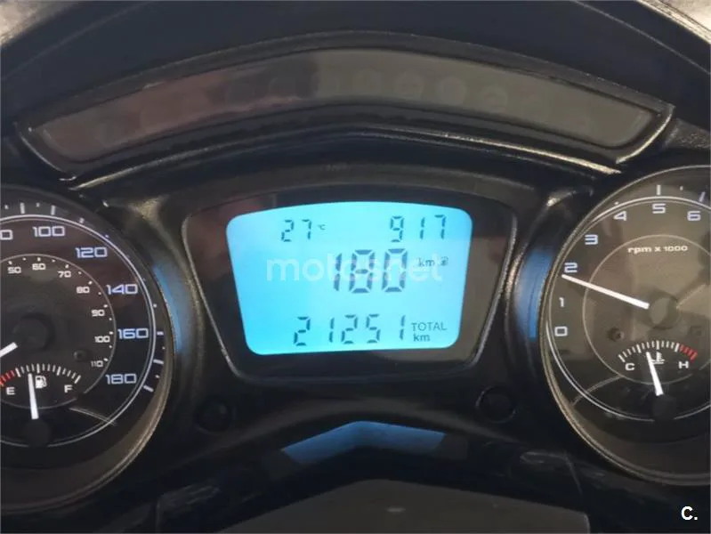Piaggio X10 125 - Vista 3