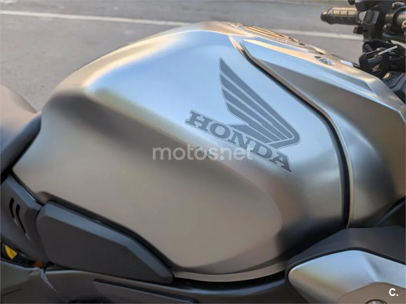 Honda CB650R - Vista 9