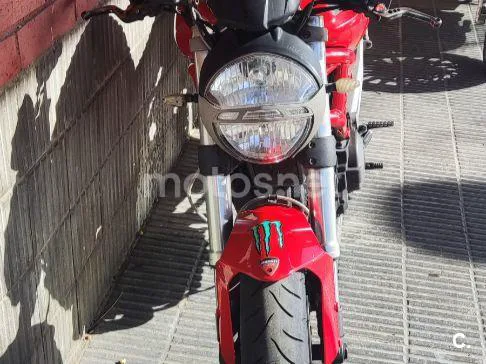 Ducati Monster 696 - Vista 4