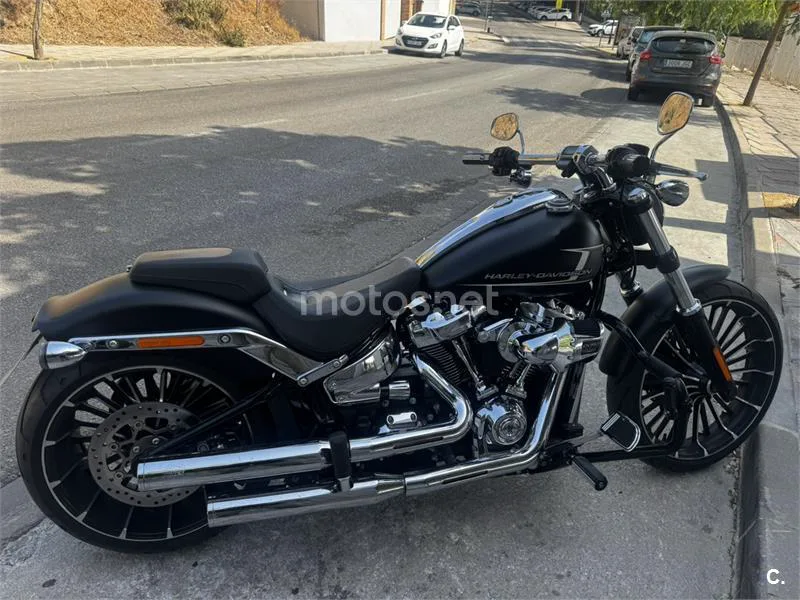 Harley-Davidson Breakout - Vista 6
