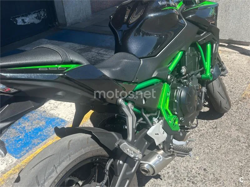 Kawasaki Z650 - Vista 8