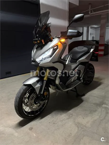 Honda X-ADV - Vista 4