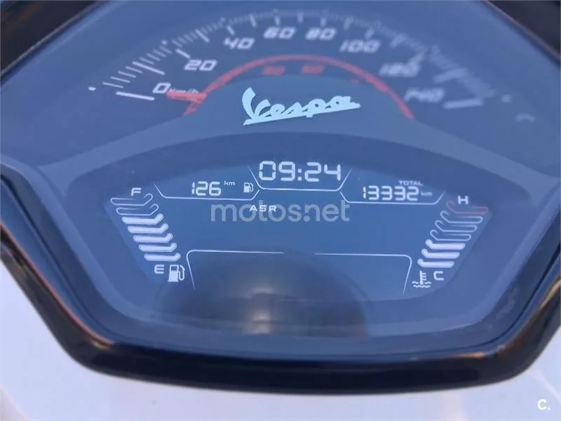 Vespa GTS 300 - Vista 4