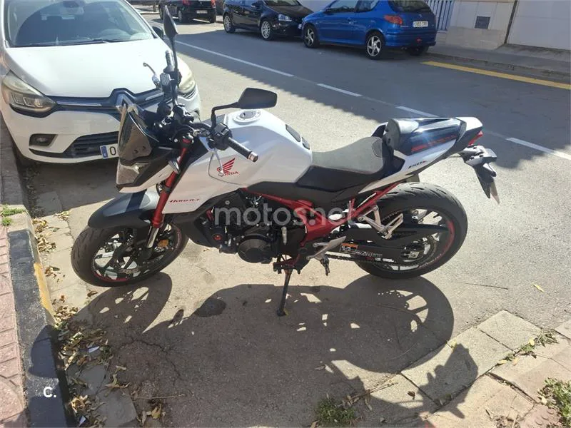 Honda CB750 Hornet 5900 € 2024 Valencia - 2