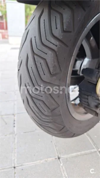 Kymco Super Dink 350 - Vista 7