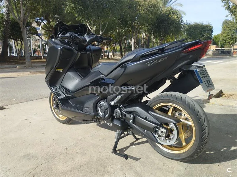 Yamaha TMAX 560 - Vista 16
