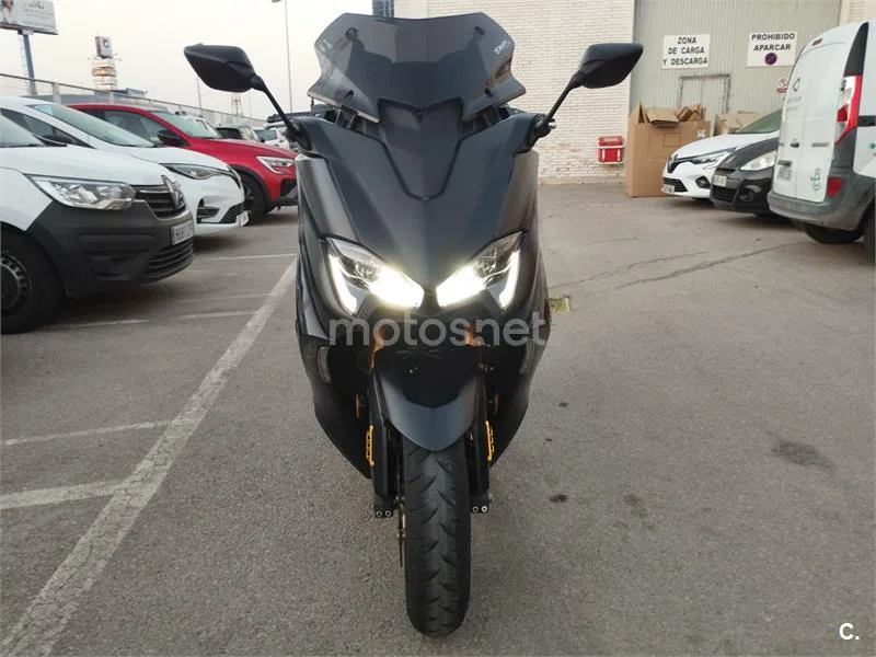 Yamaha TMAX 560 - Vista 10