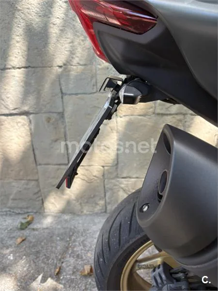 Yamaha TMAX 560 - Vista 9