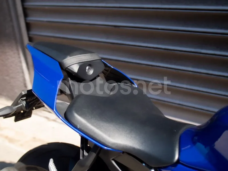 Yamaha YZF-R1 - Vista 9