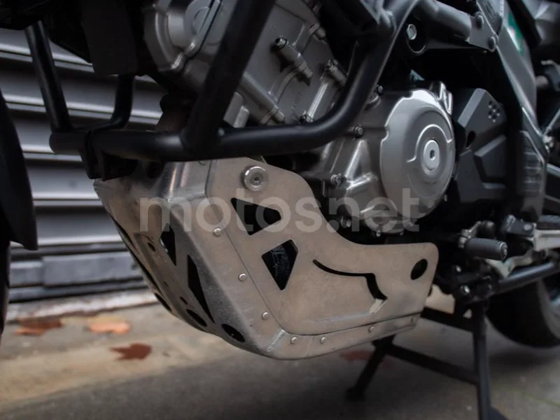 Suzuki V-Strom 650 - Vista 24