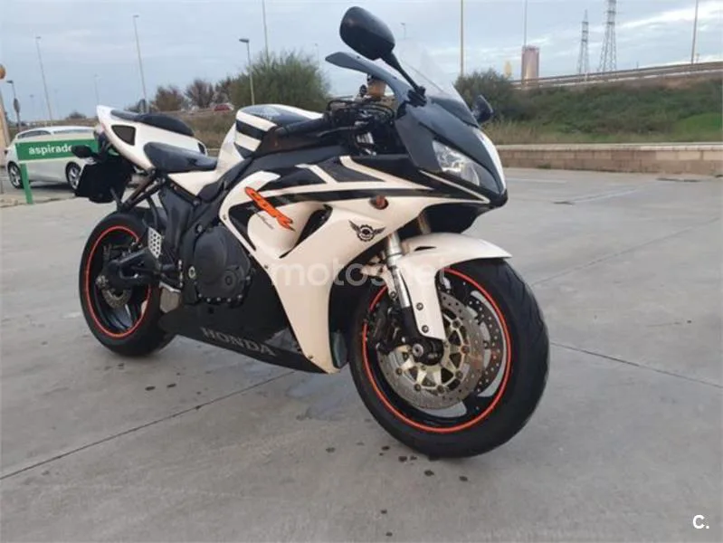 Honda CBR1000RR Fireblade 2599 € 2006 Girona - 1