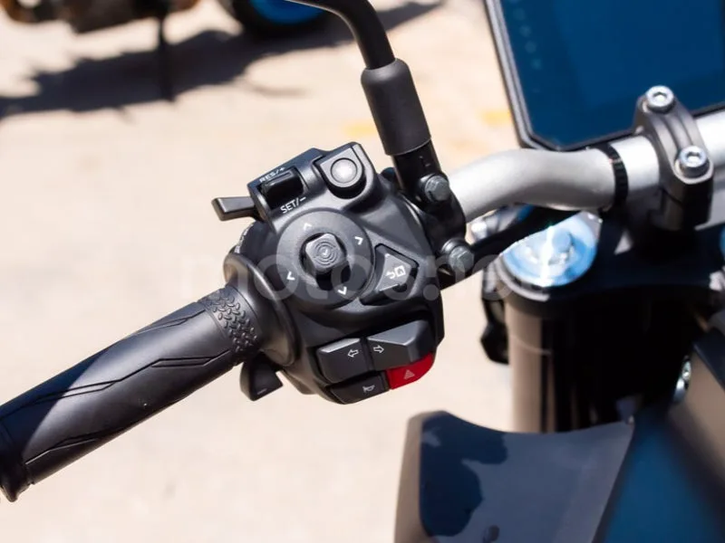Yamaha MT-07 - Vista 16