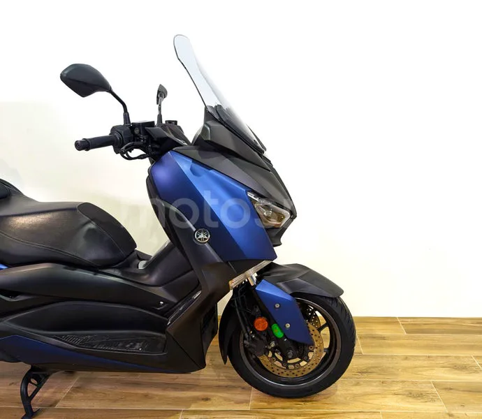 Yamaha XMAX 400 - Vista 4
