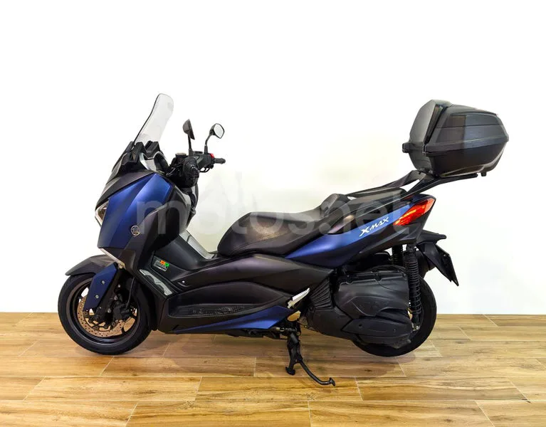 Yamaha XMAX 400 - Vista 5