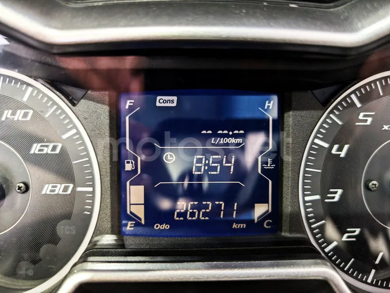 Yamaha XMAX 400 - Vista 7