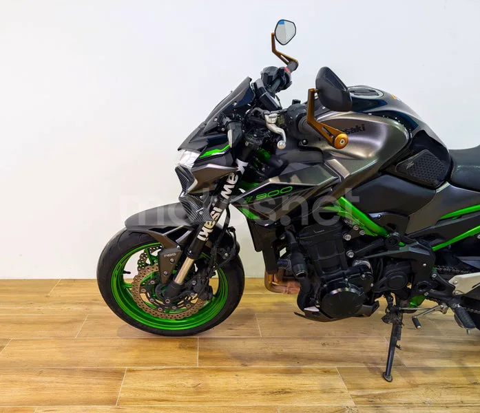 Kawasaki Z900 - Vista 8