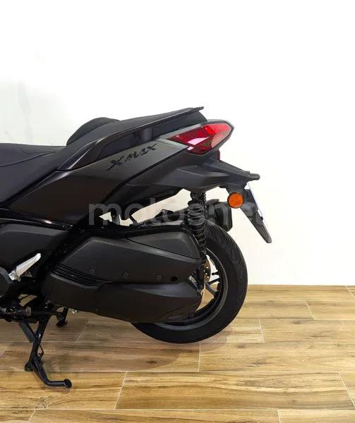 Yamaha XMAX 300 - Vista 9