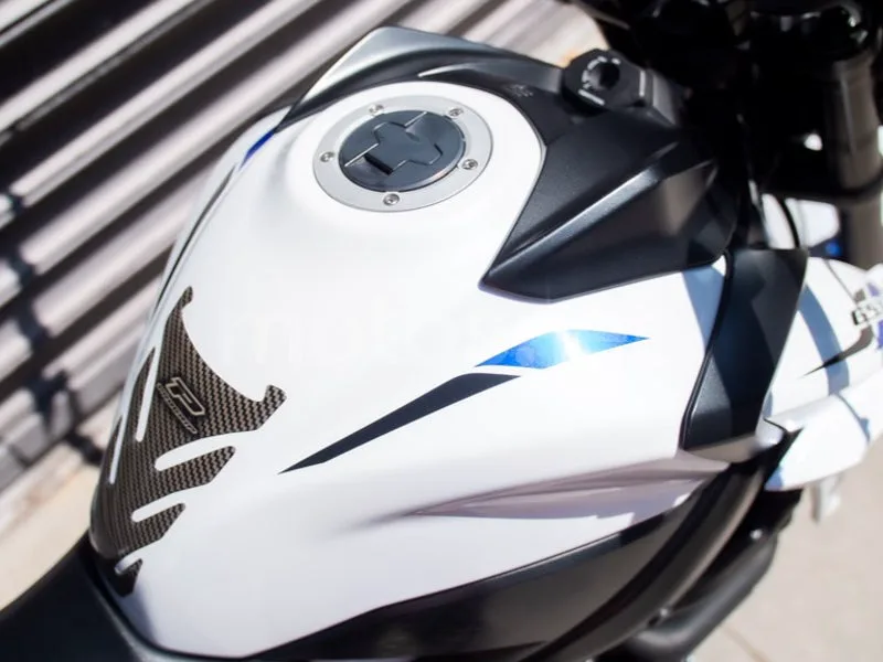 Suzuki GSX-S750 - Vista 11