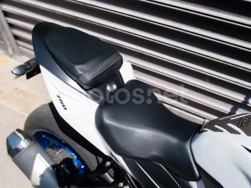 Suzuki GSX-S750 - Vista 12