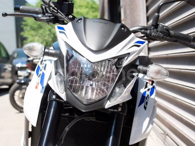Suzuki GSX-S750 - Vista 14