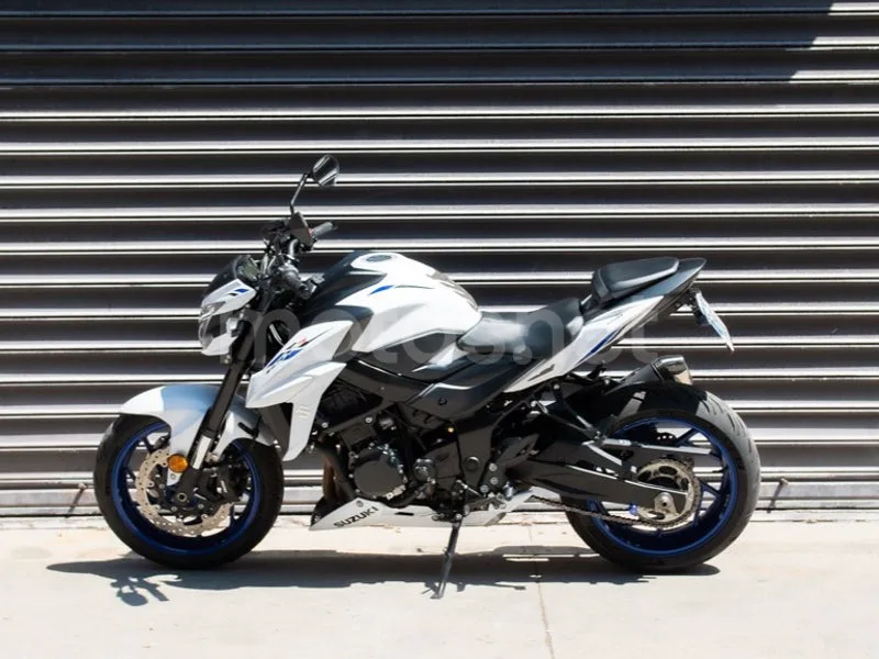 Suzuki GSX-S750 - Vista 15