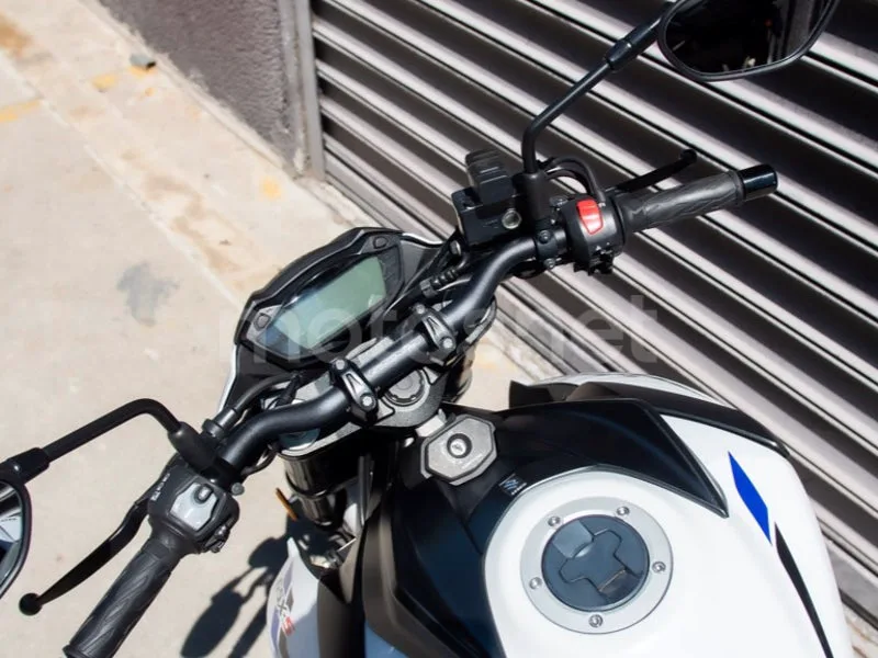 Suzuki GSX-S750 - Vista 21