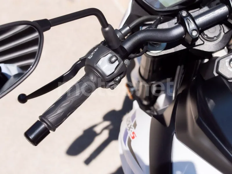 Suzuki GSX-S750 - Vista 23