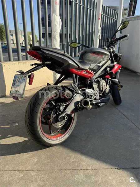 Triumph Street Triple R 4500 € 2013 Madrid - 2