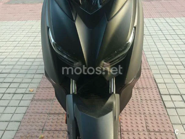 Yamaha XMAX 125 - Vista 4