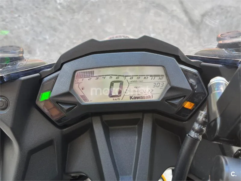 Kawasaki Ninja 125 - Vista 6