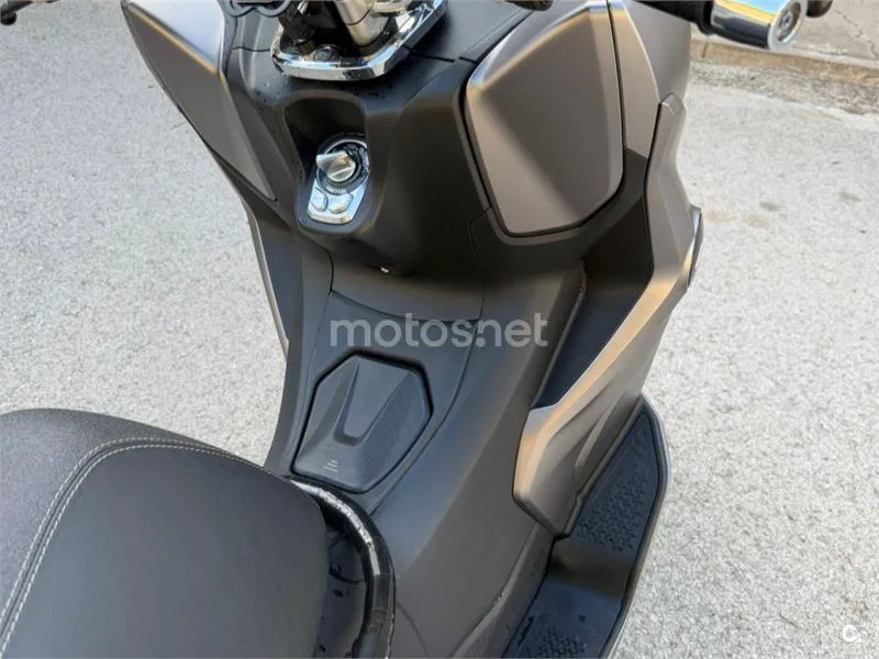 QJ Motor MTX 125 - Vista 5