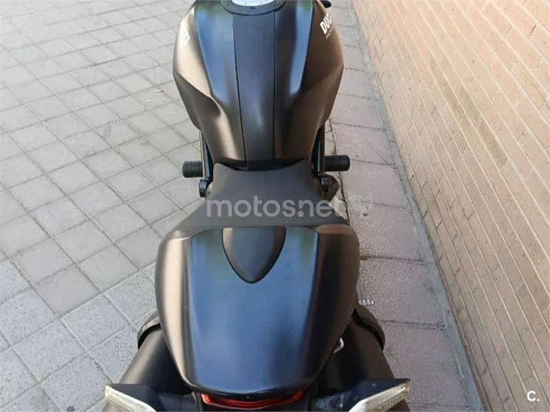 Ducati Monster 696 - Vista 4