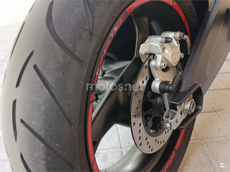 Ducati Monster 696 - Vista 7
