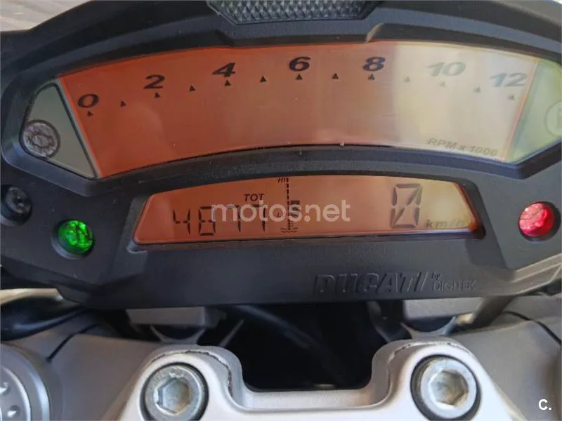 Ducati Monster 696 - Vista 8